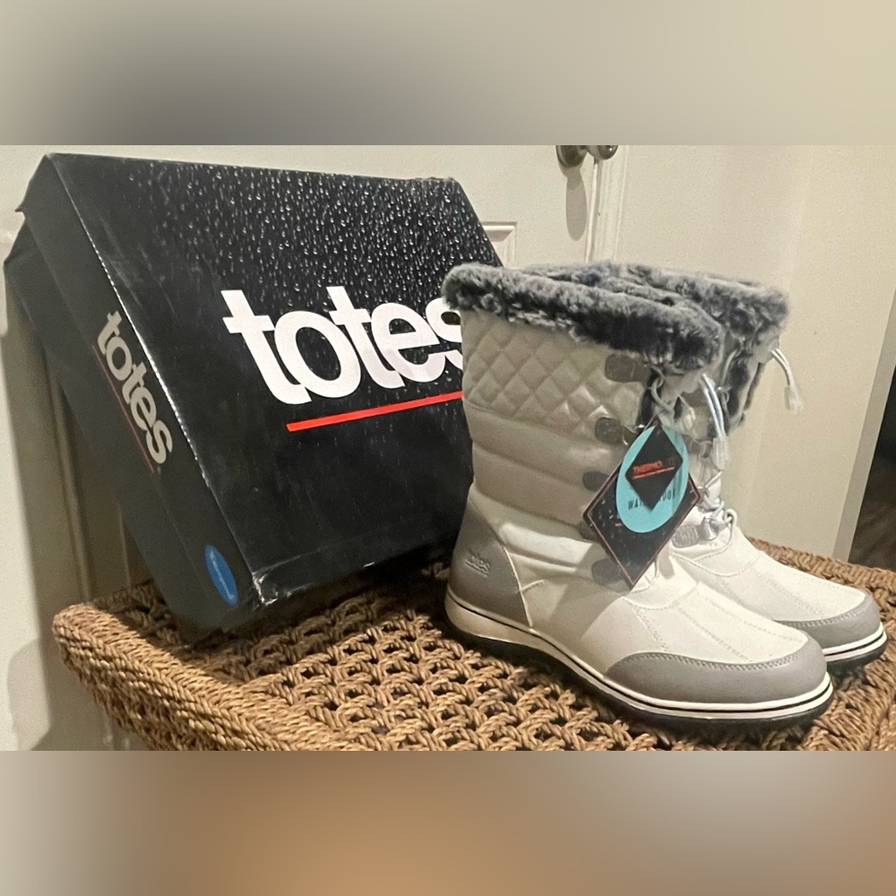 TOTES WOMEN'S COLD WEATHER ZIPPER EVE 720730 WHITE WATERPROOF WINTER BOOTS 8.5 M